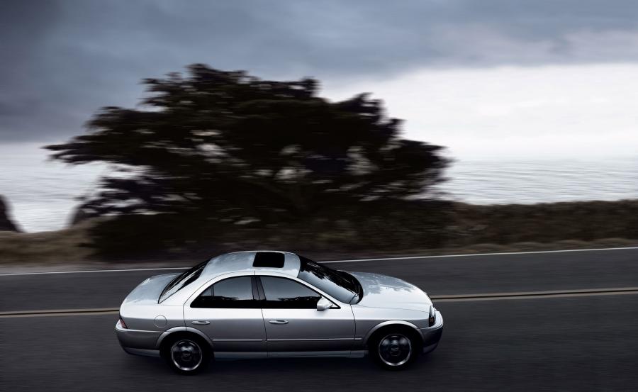  Lincoln LS 2003 года  (фото 19 из 31)
